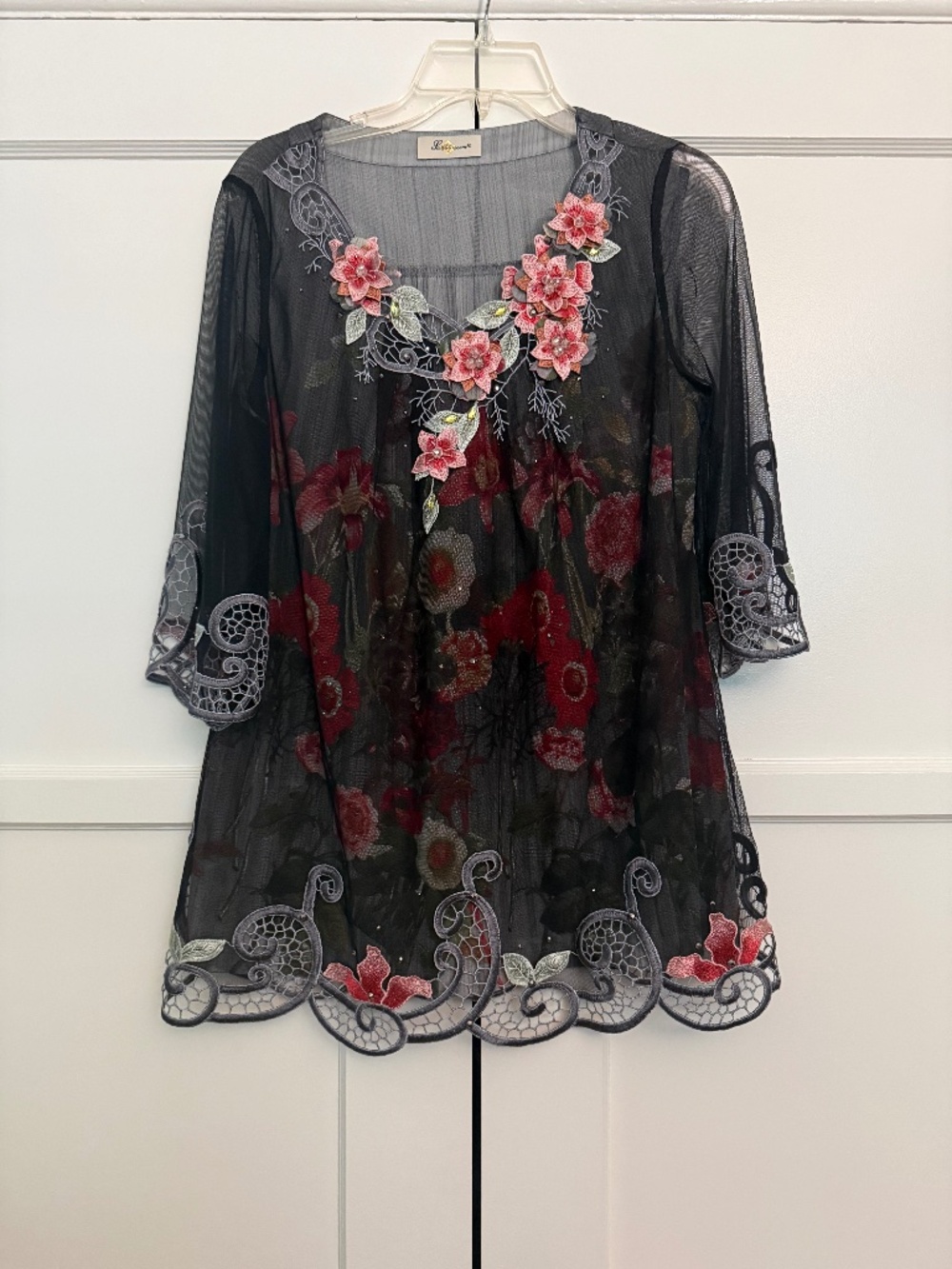 Boutique Sheer Floral Embroidered Mesh Tunic Top Sunblossom Size S/M